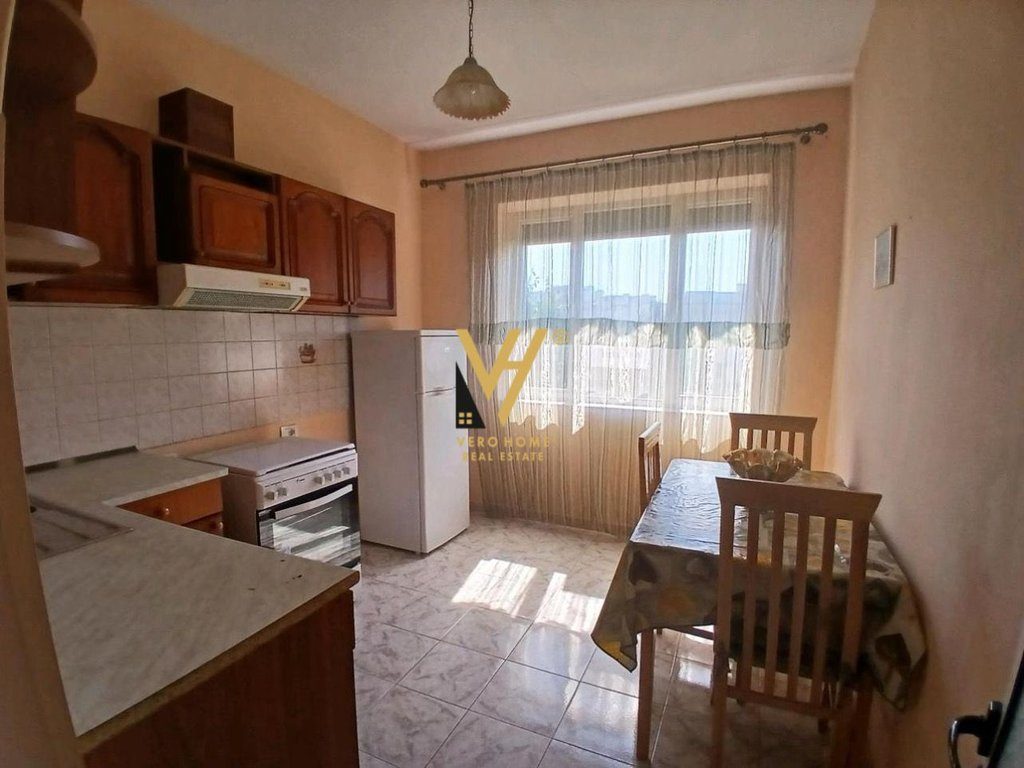 JEPET APARTAMENT 1+1+BLK ME QERA TEK BRRYLI 500 EURO 2