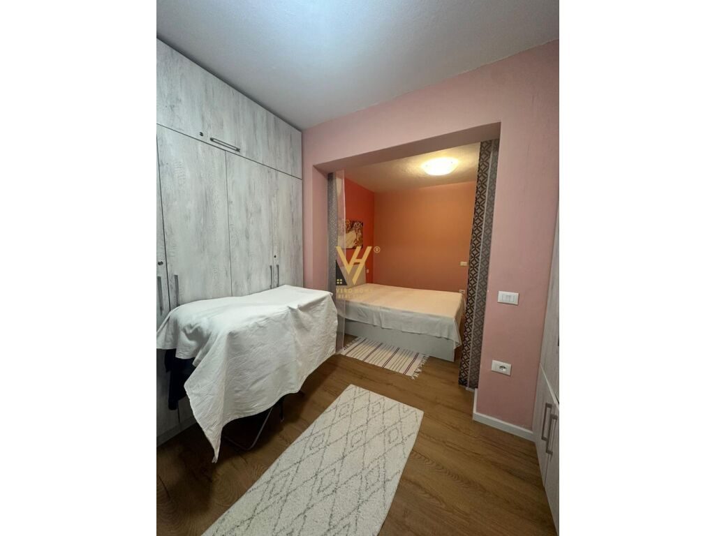Jepet apartament 1+1+blk me qera te Rruga Islam Alla 90 m2 4