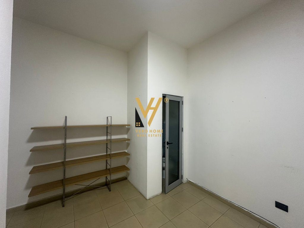 JEPET DYQAN 22 M2 ME QERA NE QENDER 40.000 LEKE 2