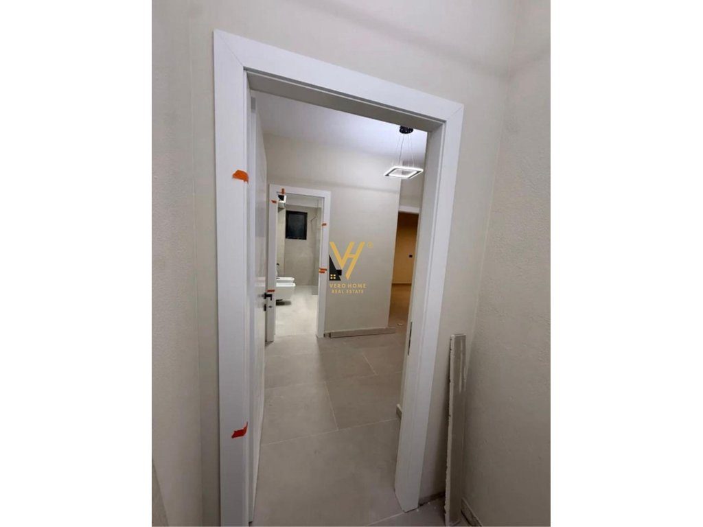 JEPET APARTAMENT 2+1 ME QIRA TE KRISTAL CENTER 750 EURO 2