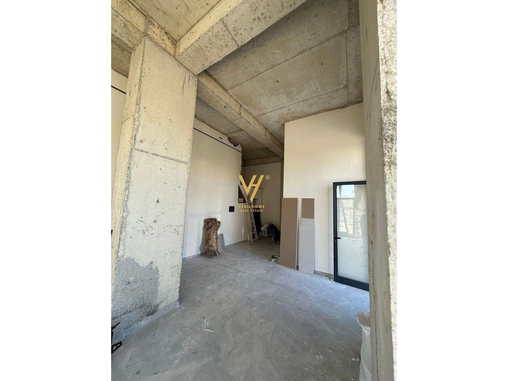 JEPET DYQAN 60 M2 ME QERA TE KOM.JOLLA, ASTIR 65.000 LEKE 3