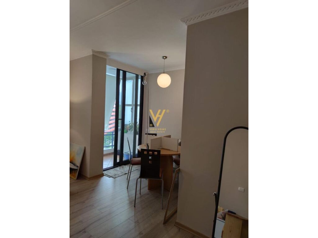 Jepet Apartament 2+1+2 me qera te Rruga e Kosovareve 120 m2 2