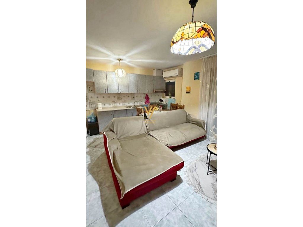 JEPET APARTAMENT 1+1 ME QERA NE QENDER 45.000 LEKE