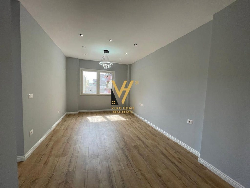 SHITET APARTAMENT 1+1 TE 5 MAJI 118.000 EURO 2