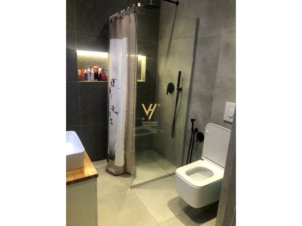Jepet Apartament 2+1+ballkon me qera te Komuna e Parisit 100 m2 3