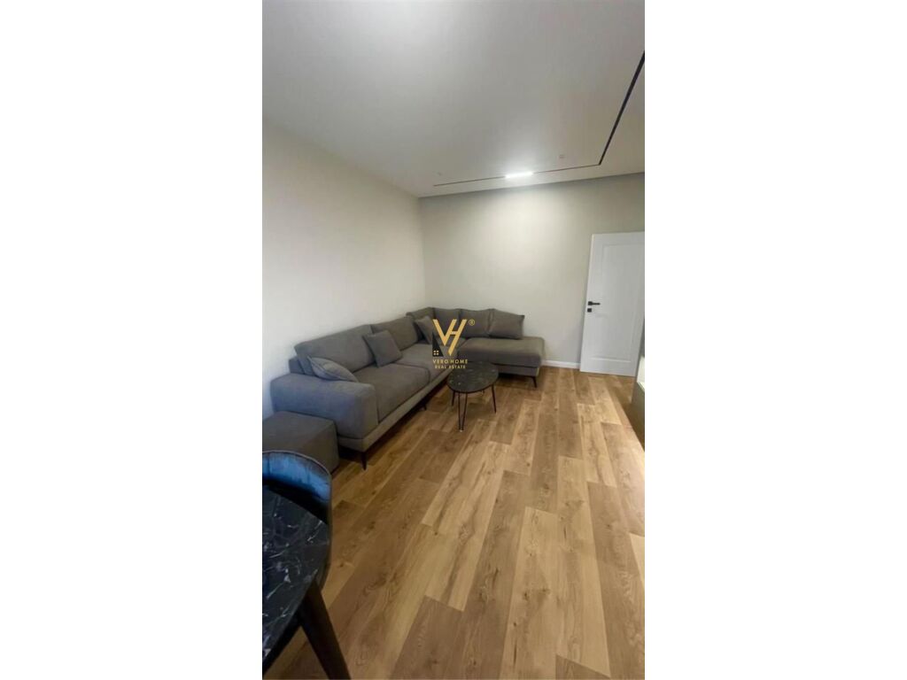 Jepet Apartament 1+1+ballkon me qera te Ish Ekspozita Sot 65 m2