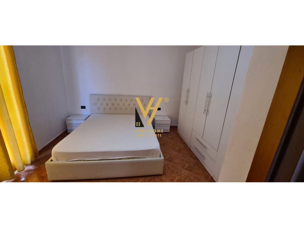 JEPET APARTAMENT 1+1 ME QERA TEK VILA GOLD, QENDER 50.000 LEKE 4