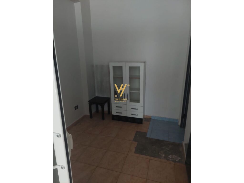 Jepet Zyre me qera te Ish Ministria e Jashtme 37 m2 4