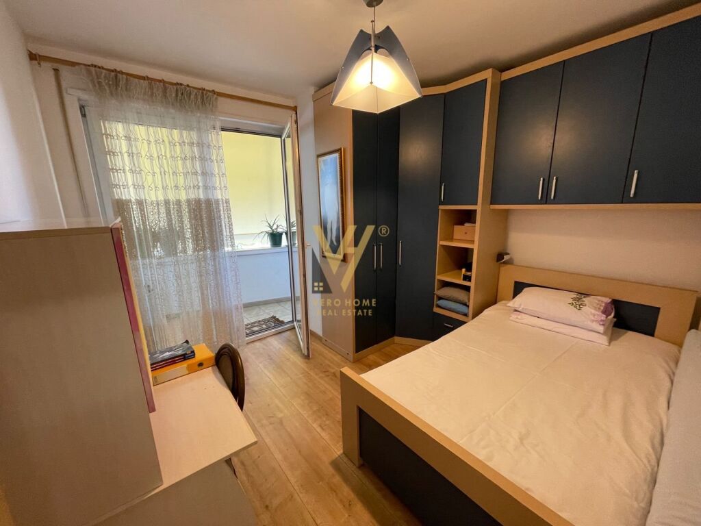 Shitet apartament 3+1+2 + dy posta Parkimi tek Shallvaret 127 m2 3