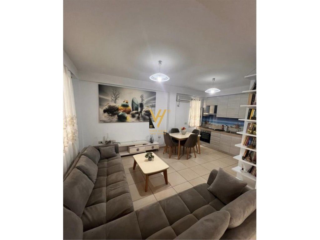 JEPET APARTAMENT 2+1+BLK ME QERA TE 21 DHJETORI 650 EURO