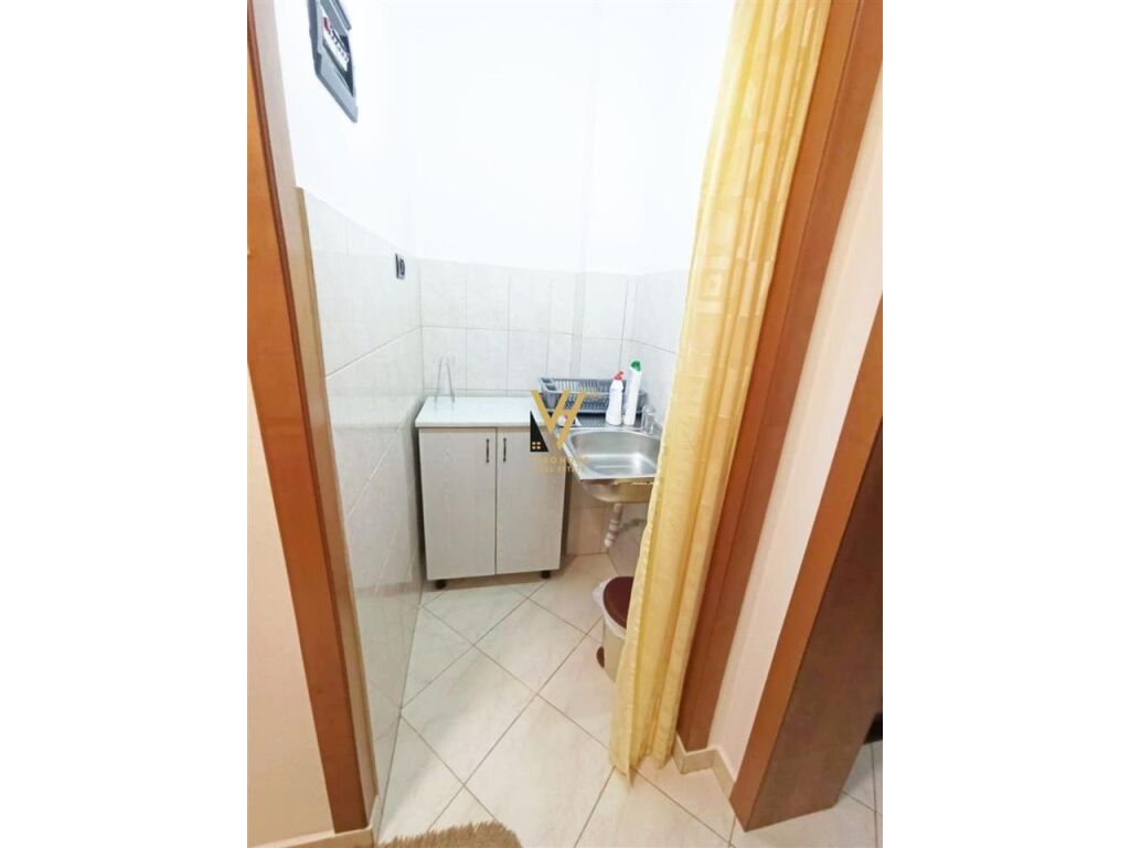 Jepet Apartament 2+1+ballkon me qera te Sheshi Willson 90 m2