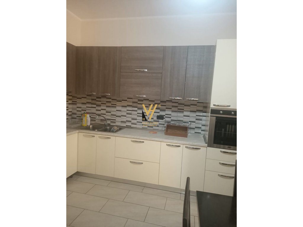 JEPET APARTAMENT 2+1 ME QERA TE KODRA E PRIFTIT 45.000 LEKE