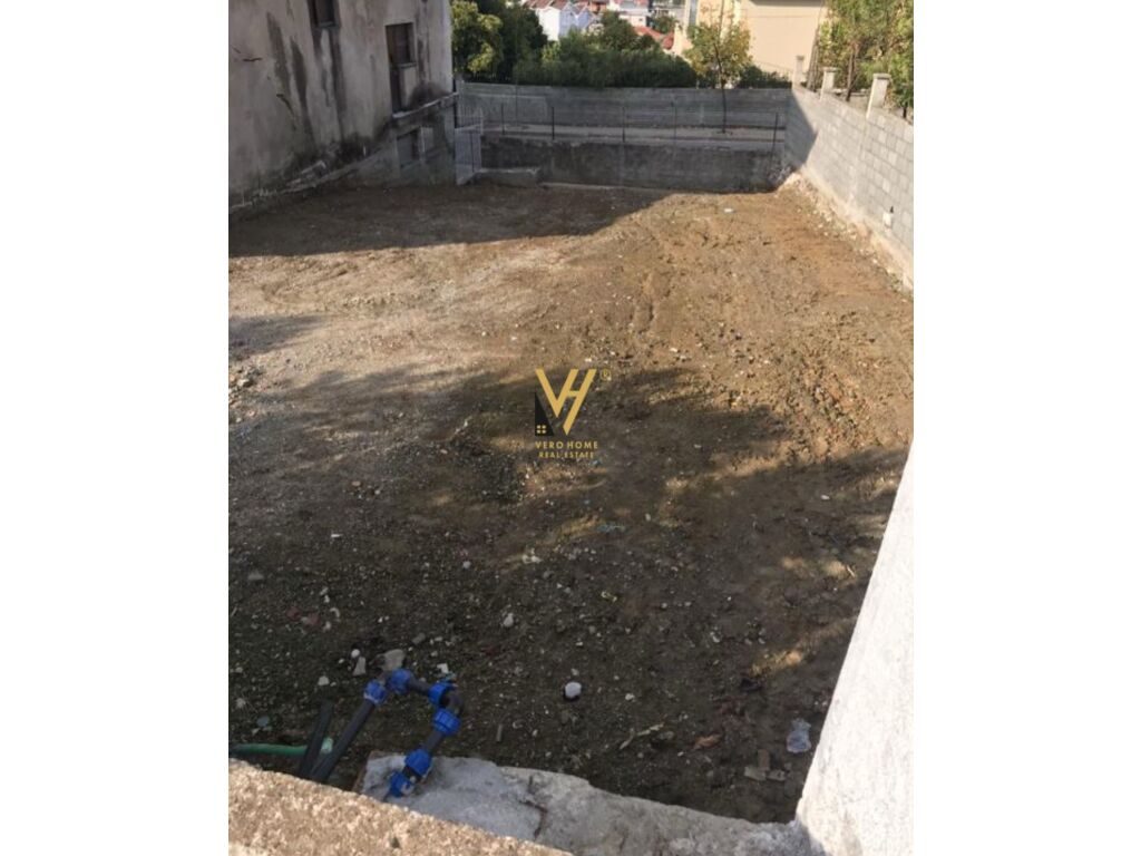 JEPET AMBJENT BIZNESI 1.500 M2 ME QERA NE KAMEZ 5.000 EURO 3