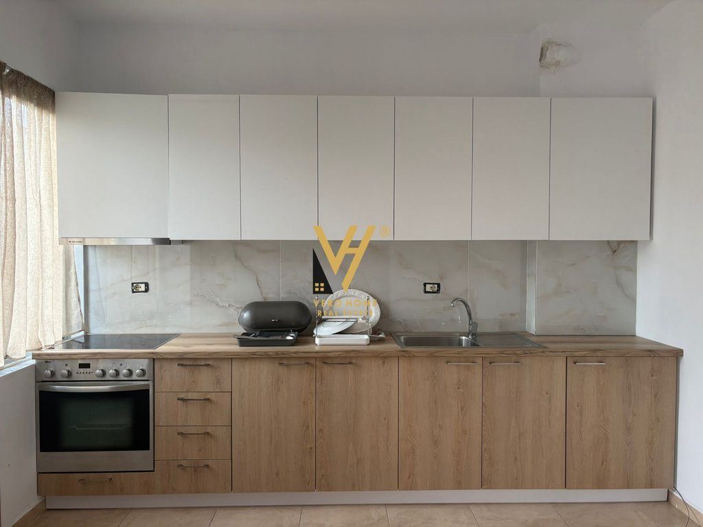JEPET APARTAMENT 2+1+BLK ME QERA TE RRUGA ELBASANIT , PALLATI BRIGADAVE 600 EURO 2
