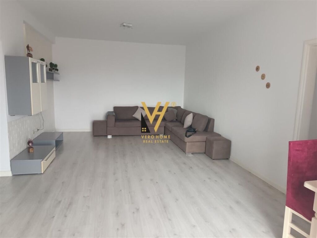 Jepet Apartament 3+1+2+ballkon me qera te Top Channel , Mezez 175 m2