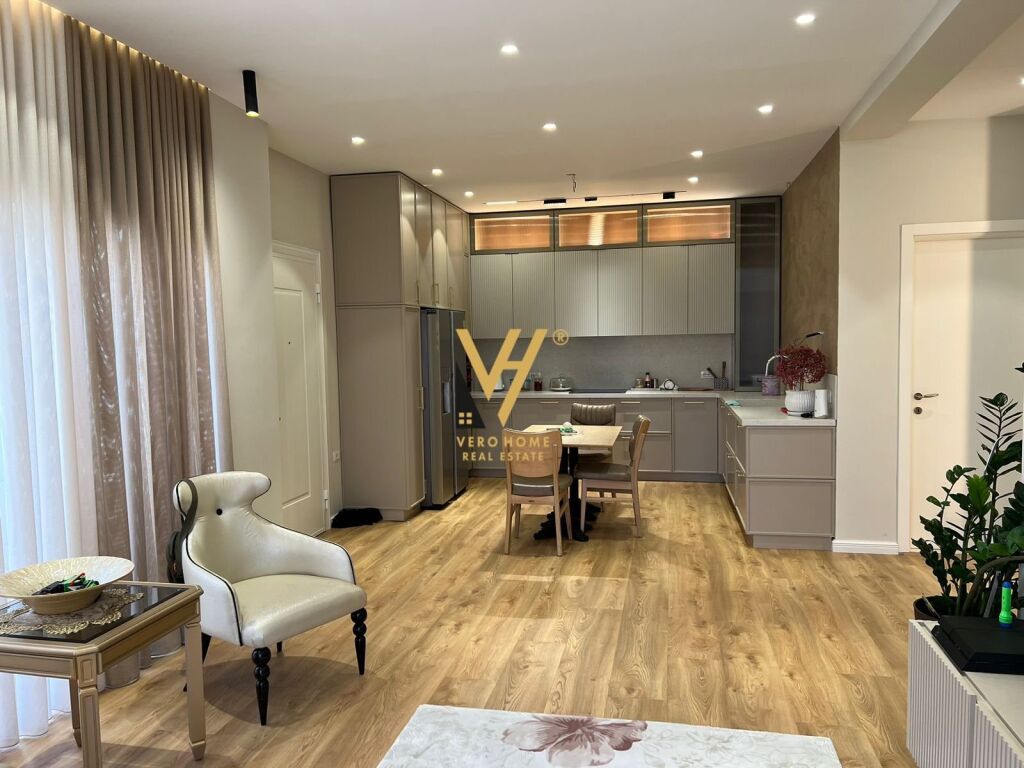 Jepet Apartament 3+1+post parkimi me qera te Kodra e Diellit 115 m2 4