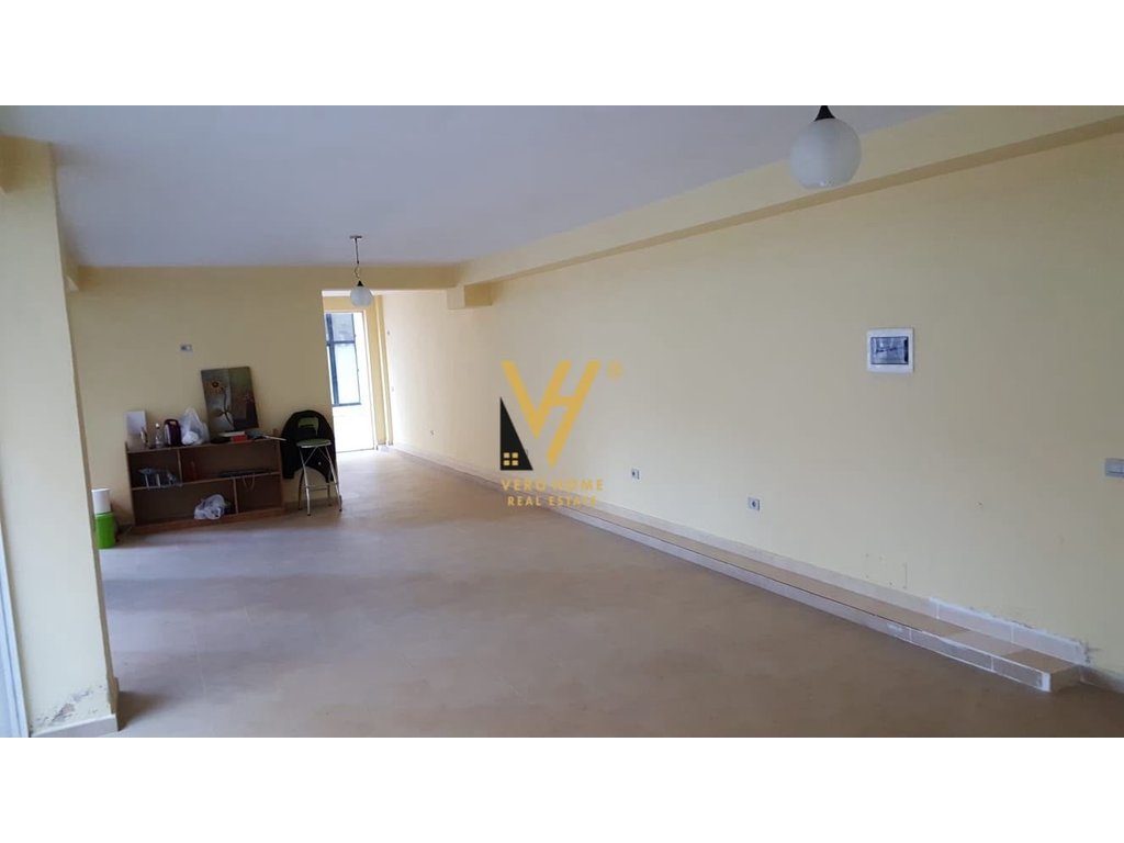 SHITET DYQAN 86 M2 NE SELITE 165.000 EURO 2