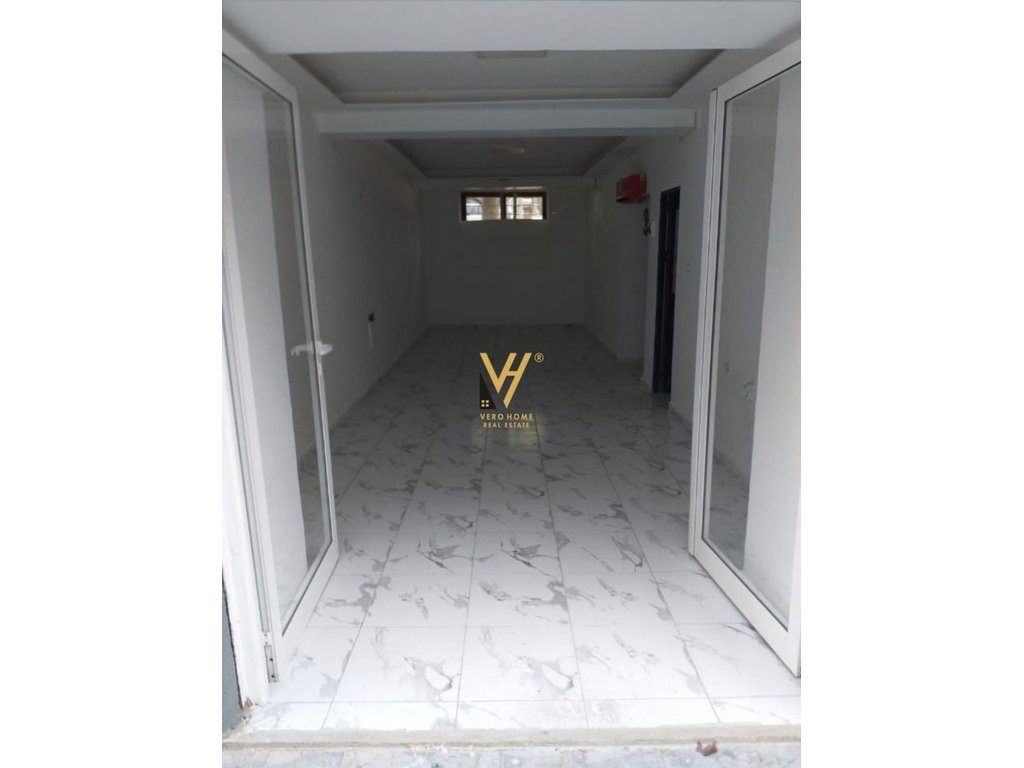 JEPET MAGAZINE 60 M2 ME QERA TE RRUGA E DIBRES 40.000 LEKE 2