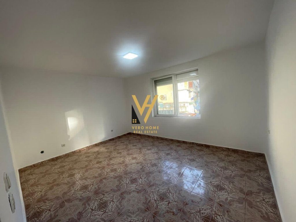 JEPET ZYRE 75 M2 ME QERA TE FERIT XHAJKO 50.000 LEKE 3