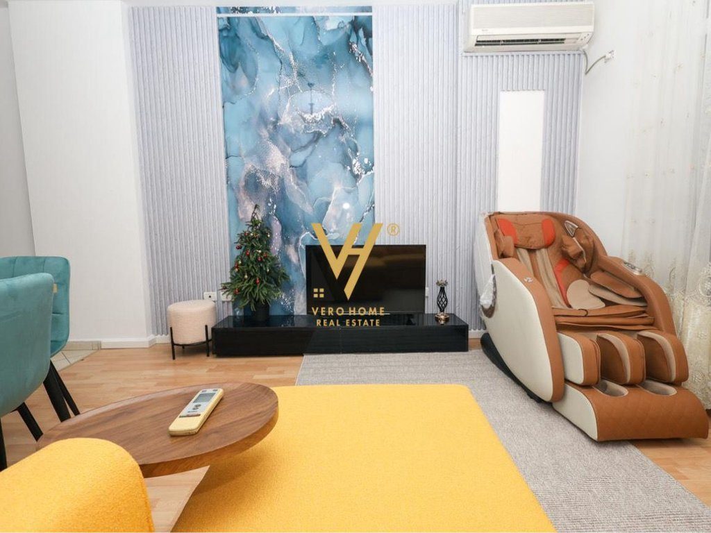 JEPET APARTAMENT 2+1 ME QERA TE KOPSHTI BOTANIK 100.000 LEKE 2