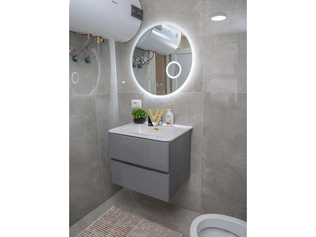 JEPET SHTEPI 2 KATSHE PRIVATE ME QIRA NE QENDER 1.300 EURO 4