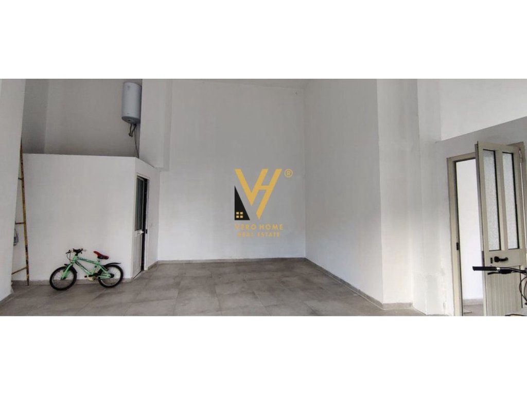 JEPET DYQAN 55 M2 ME QIRA TE BARRIKADA 600 EURO 1