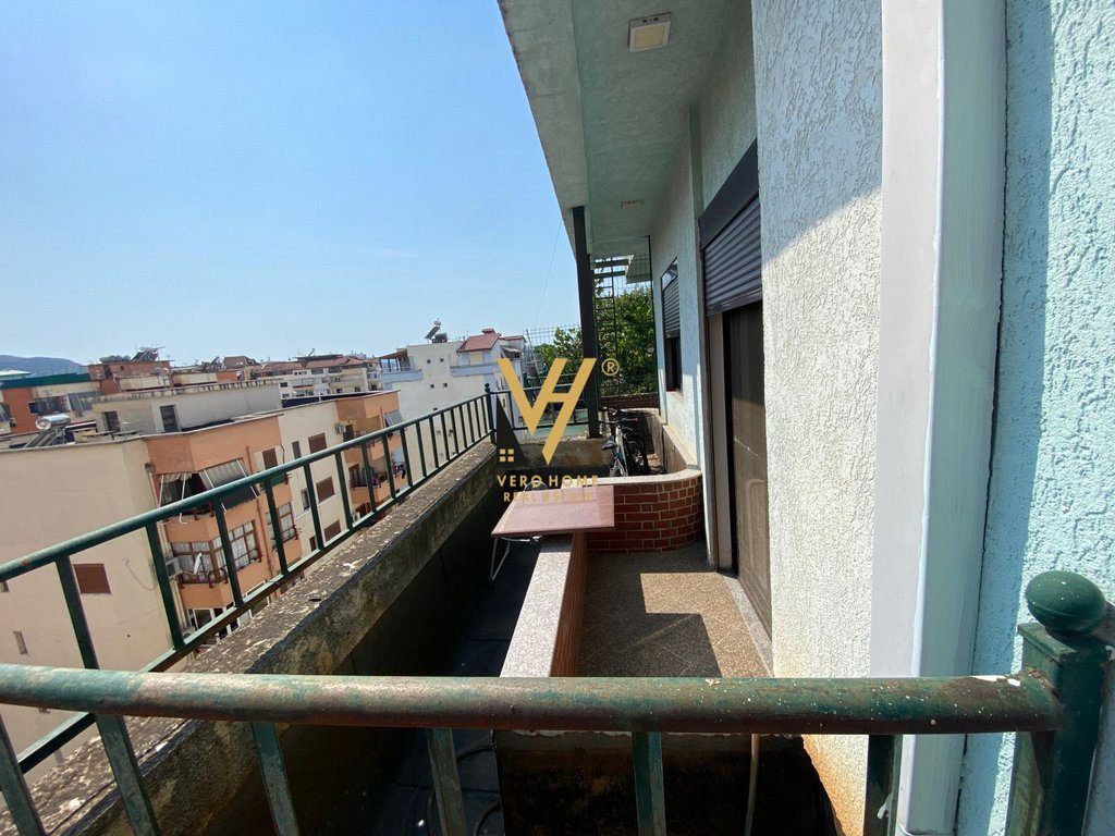 JEPET APARTAMENT 1+1+2BLK ME QIRA TE KOMUNA E PARISIT 650 EURO 4
