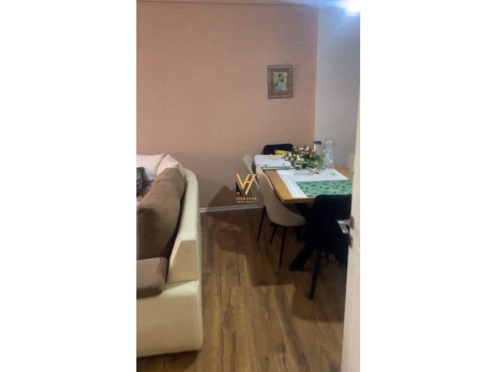 JEPET APARTAMENT 2+1+BLK ME QERA NE PORCELAN 650 EURO