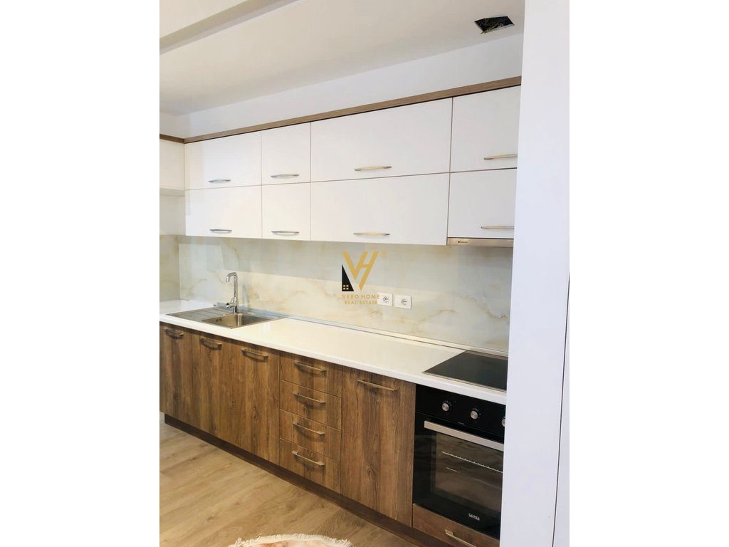 JEPET APARTAMENT 2+1+BLK ME QERA TE FIORI DI BOSKO 700 EURO 2