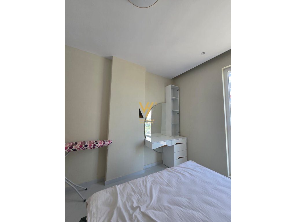 JEPET APARTAMENT 1+1 ME QERA TE UNIVERS CITY, QTU 45.000 LEKE 3