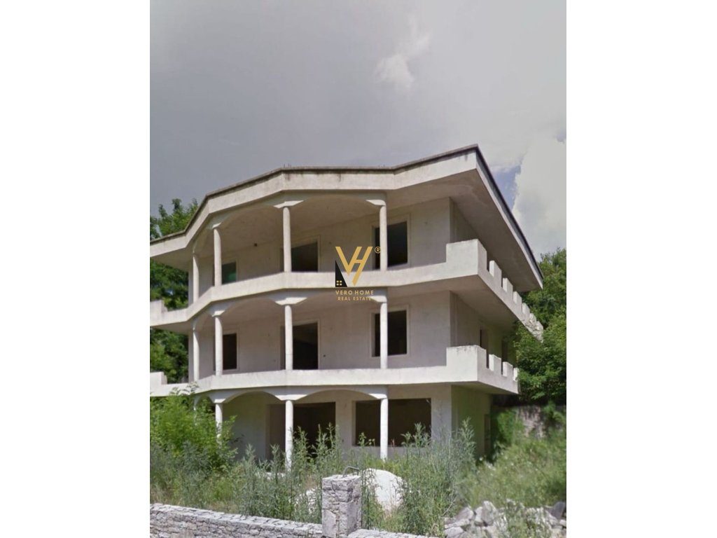 SHITET VILE 3 KATESHE NE ELBASAN 260.000 EURO