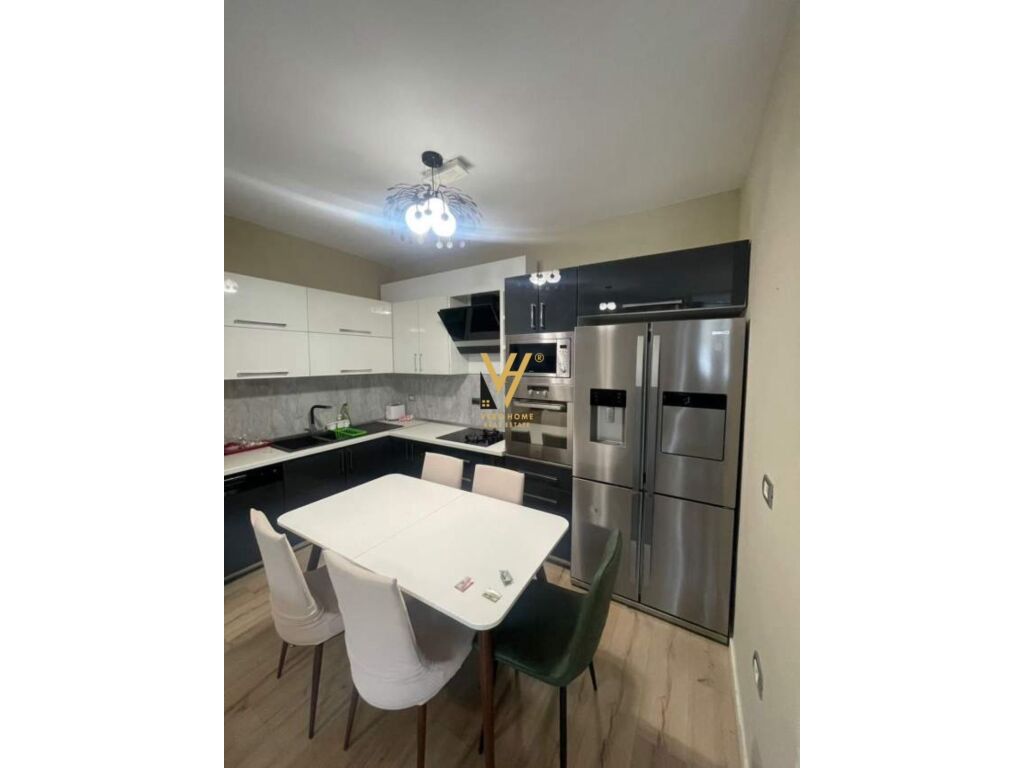Jepet Apartament 3+1+2+post parkimi me qera te Kopshti Botanik 125 m2 2