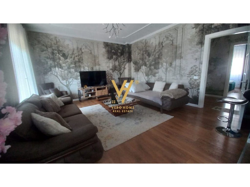 SHITET APARTAMENT 2+1+2 TE XHAMIA, KOPSHTI BOTANIK 300.000 EURO 2