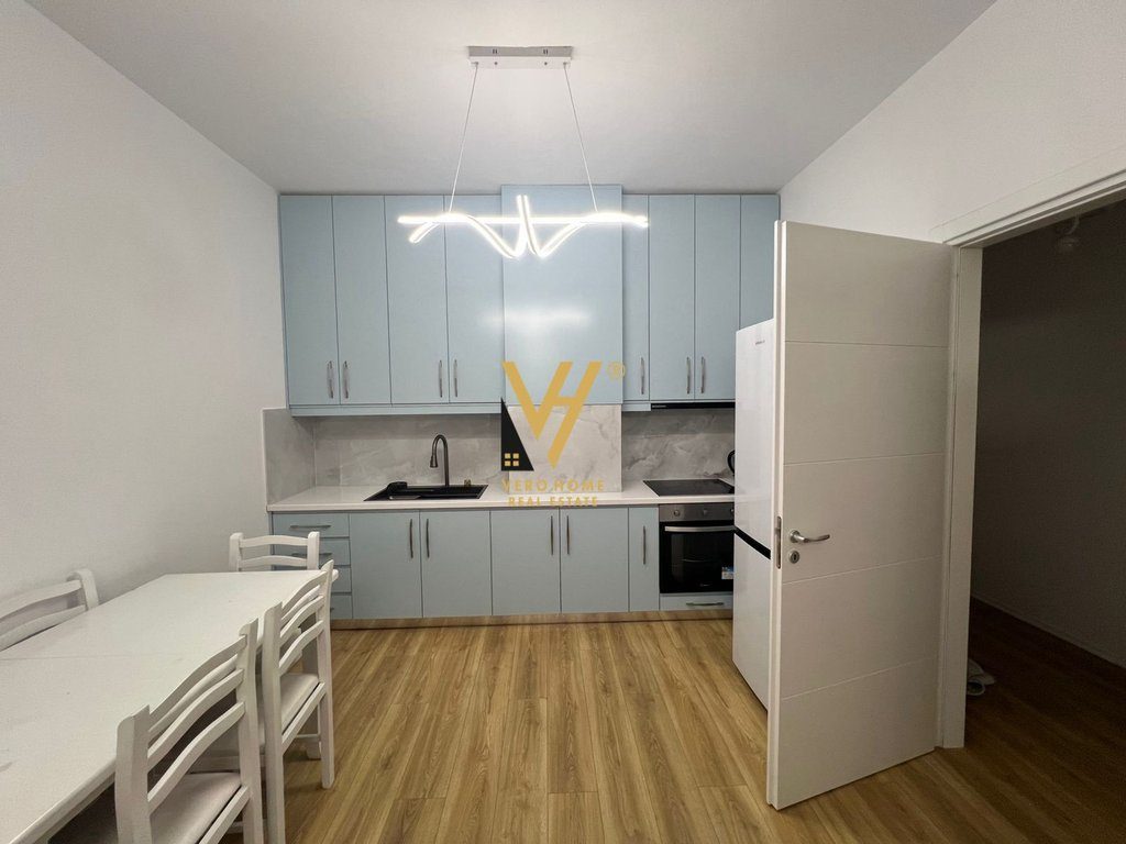 JEPET APARTAMENT 1+1 ME QIRA TE ISH FUSHA E AVIACIONIT 600 EURO 2