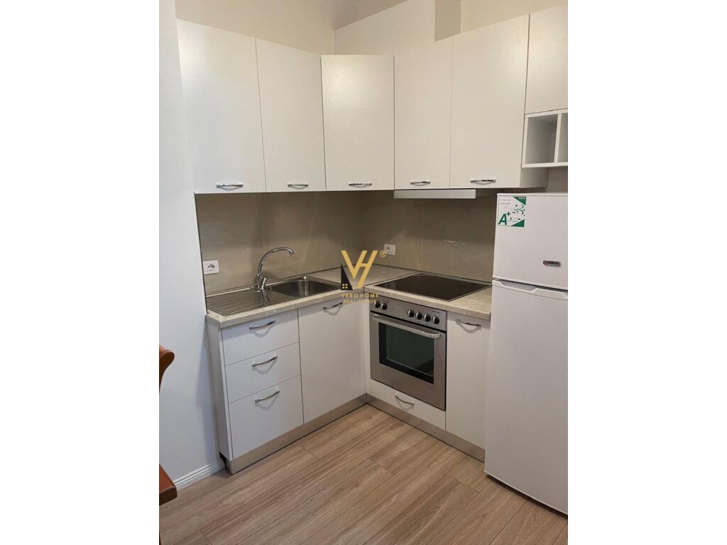 Jepet Apartament 1+1+ballkon me qera te Rruga Siri Kodra 75 m2 3