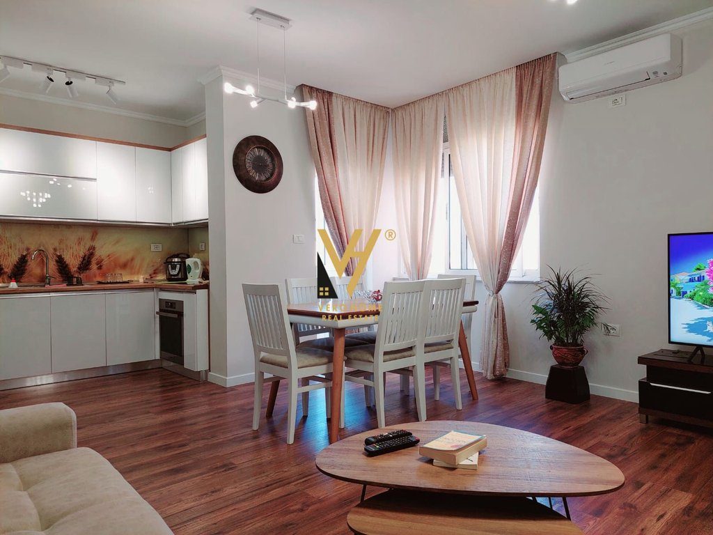 JEPET APARTAMENT 2+1 ME QERA NE SELITE 650 EURO