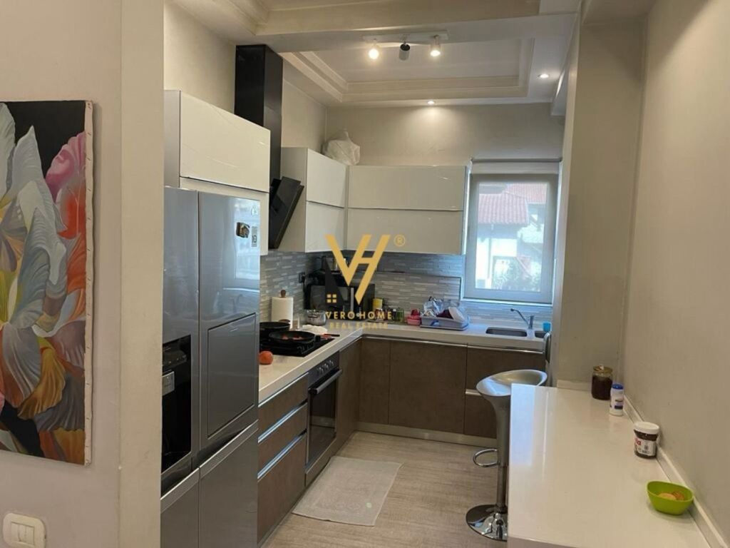 Shitet Apartament 2+1+ballkon te Rruga Myslym Shyri 118 m2 2