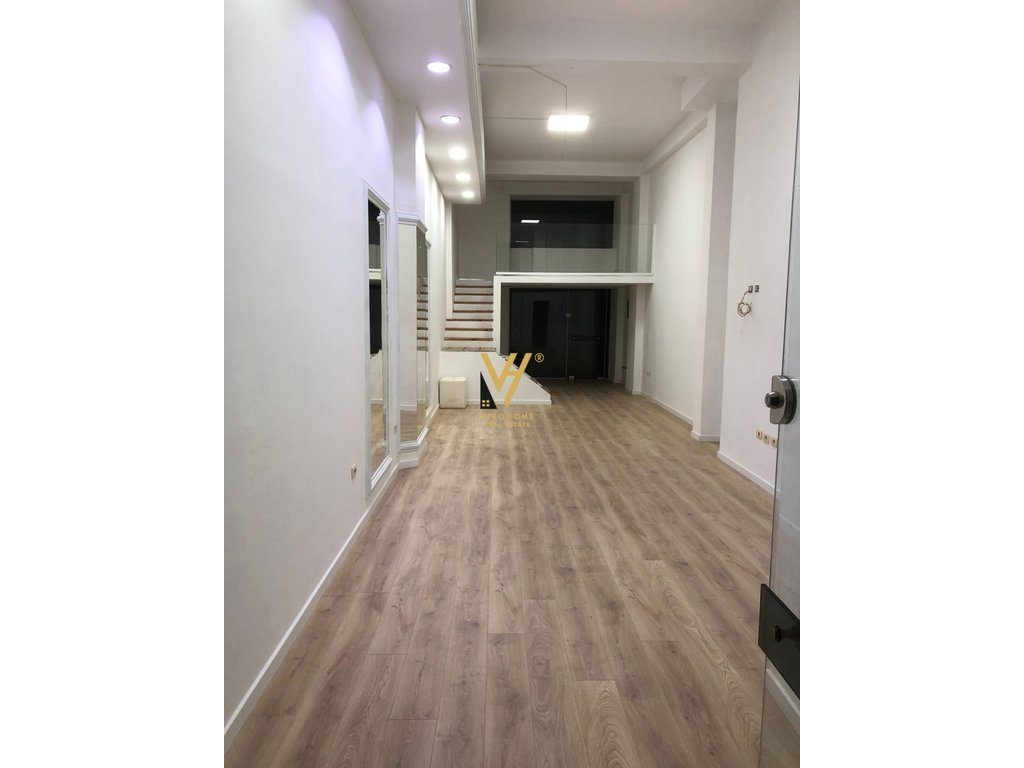 JEPET AMBIENT 70 M2 ME QERA NE MYSLYM SHYR 800 EURO