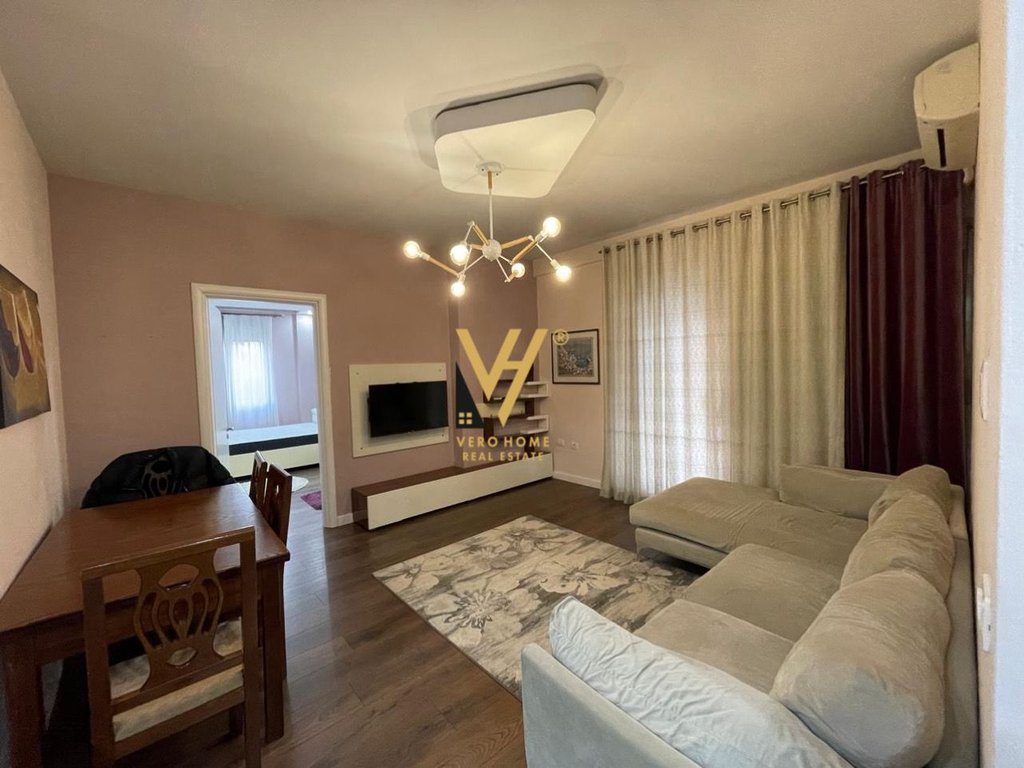 JEPET APARTAMENT 1+1+BLK ME QIRA TE LIQENI I THATE 60.000 LEKE 2