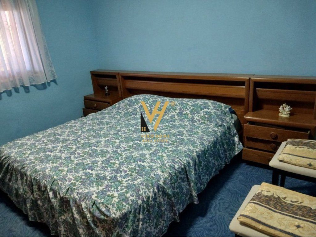 JEPET HYRJE 2+1 ME QERA TE ISH UZINA E AUTOTRAKTOREVE, SHKOZE 430 EURO 4