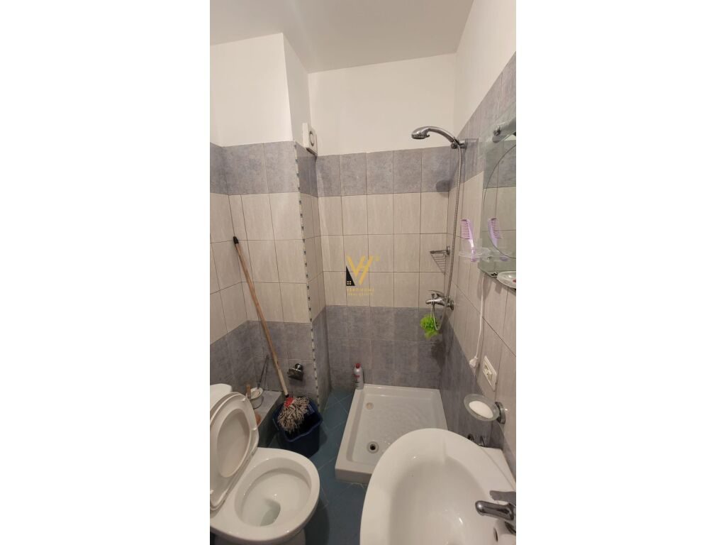 Shitet Apartament 1+1+ballkon ne Lungomare , Vlore 53 m2 2