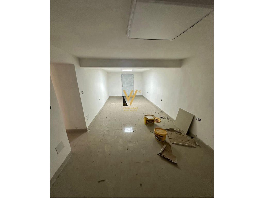 JEPET MAGAZINE 55 M2 ME QERA TE SHKOLLA E BALETIT 450 EURO 1