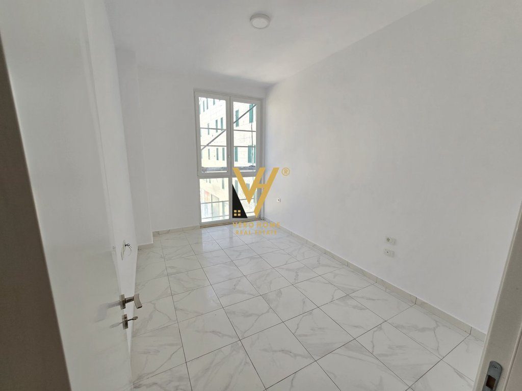 JEPET ZYRE 110 M2 ME QERA TE NISHARAKU 1.000 EURO 3
