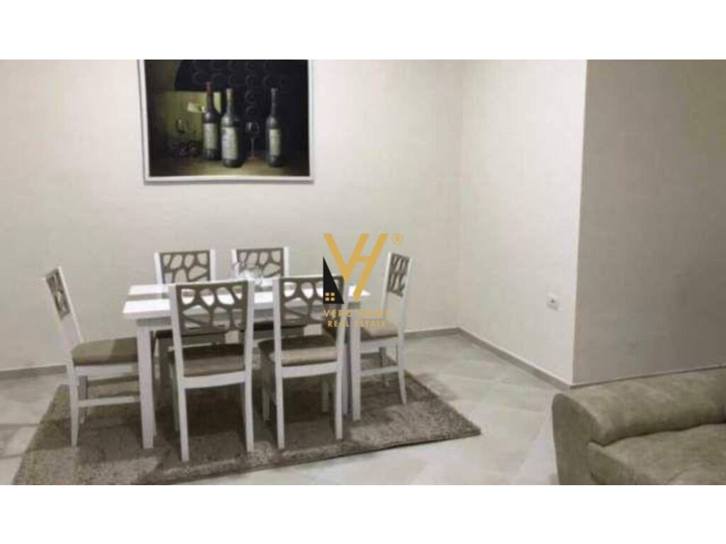 Jepet Apartament 1+1+verande me qera te Fresku 89 m2 2