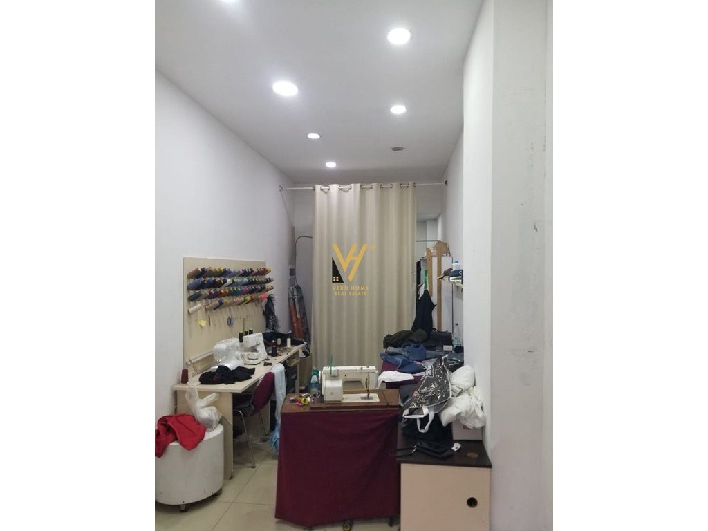 JEPET DYQAN 21 M2 ME QERA NE ASTIR 300 EURO