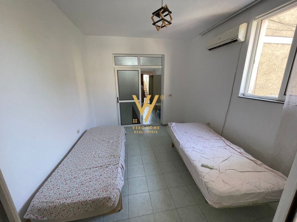 Jepet Apartament 2+1+ballkon me qera te Petro Nini Luarasi , Bllok 72 m2 3