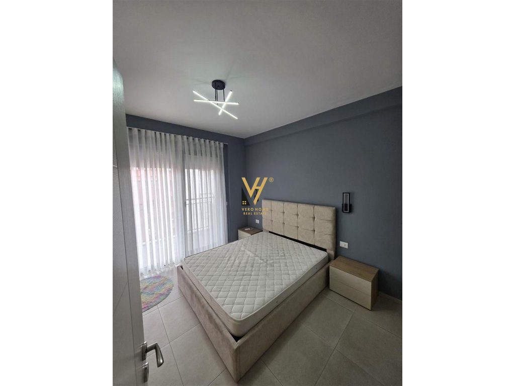 JEPET APARTAMENT 2+1+2+BLK ME QERA TE KOPSHTI BOTANIK 900 EURO 3