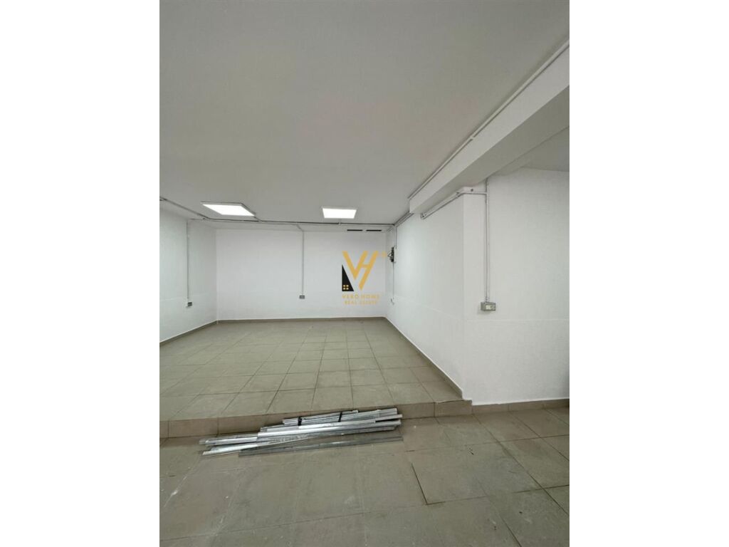 Shitet bodrum te Shkolla e Baletit 40 m2 4