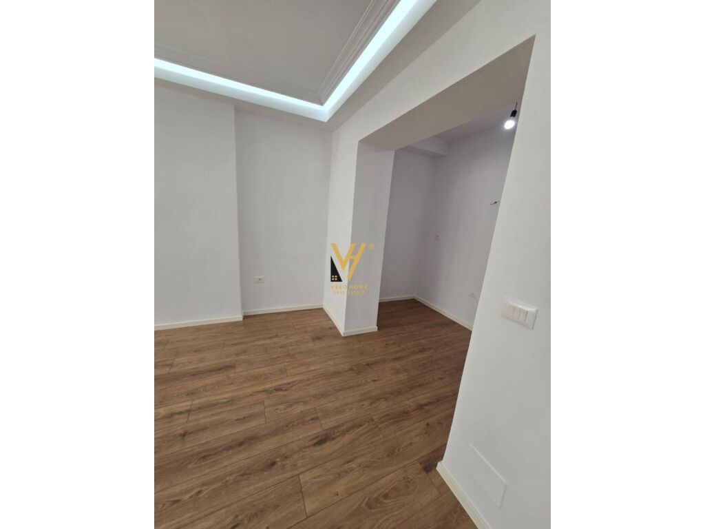 Shitet Apartament 2+1+ballkon te Rruga e Elbasanit 71 m2