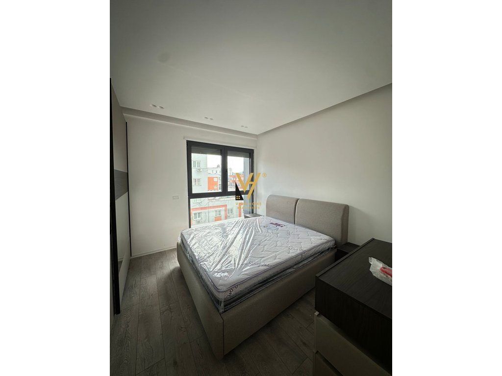 JEPET APARTAMENT 2+1+2+BLK ME QERA TE KOM.NDREGJONI, BULEVARDI I RI 850 EURO 4